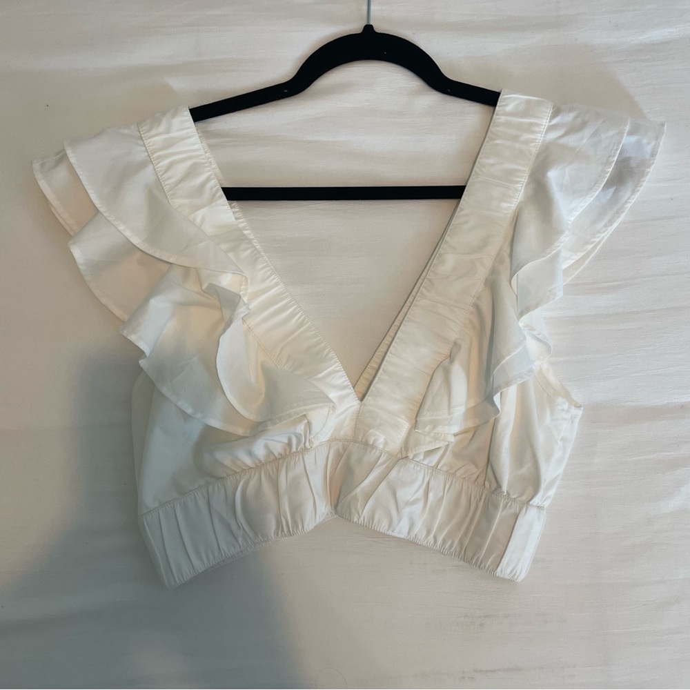 Abercrombie & Fitch. V Neck White Top. Size S. Never Worn